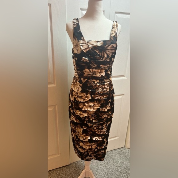 Express Elegant Ruched Floral Midi Dress – Black, Brown & Beige – size 4 - Picture 16 of 16